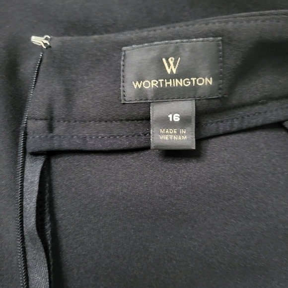 Worthington Vibrant Colorful Skirt. Size 16. Zipper front and back. - Picture 5 of 7